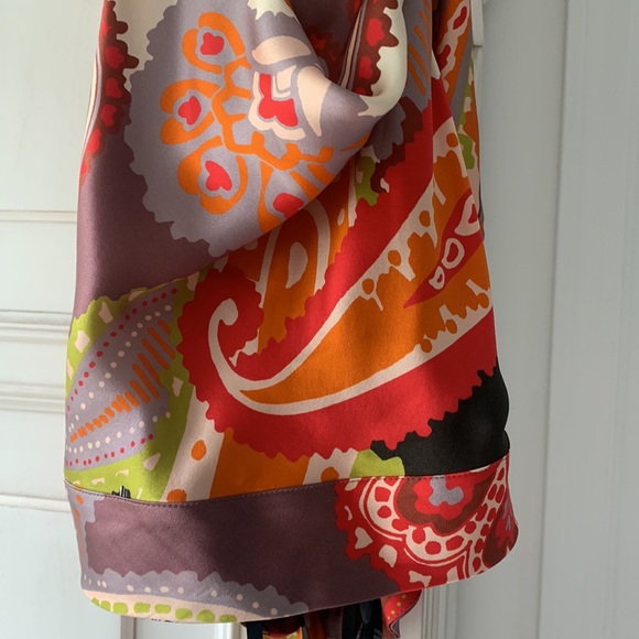 Guess Cropped Halter Top - Picture 7 of 7